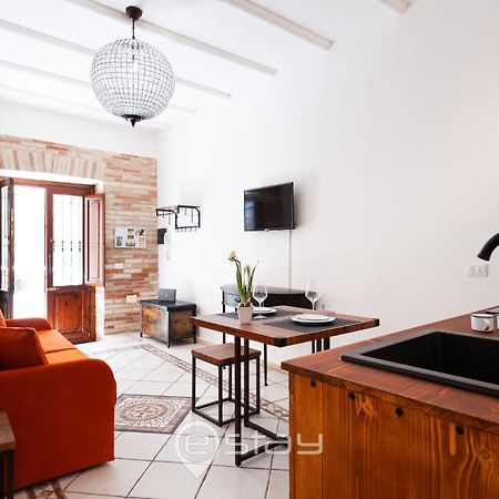 Appartamento Charm In Siotto Pintor Cagliari Esterno foto